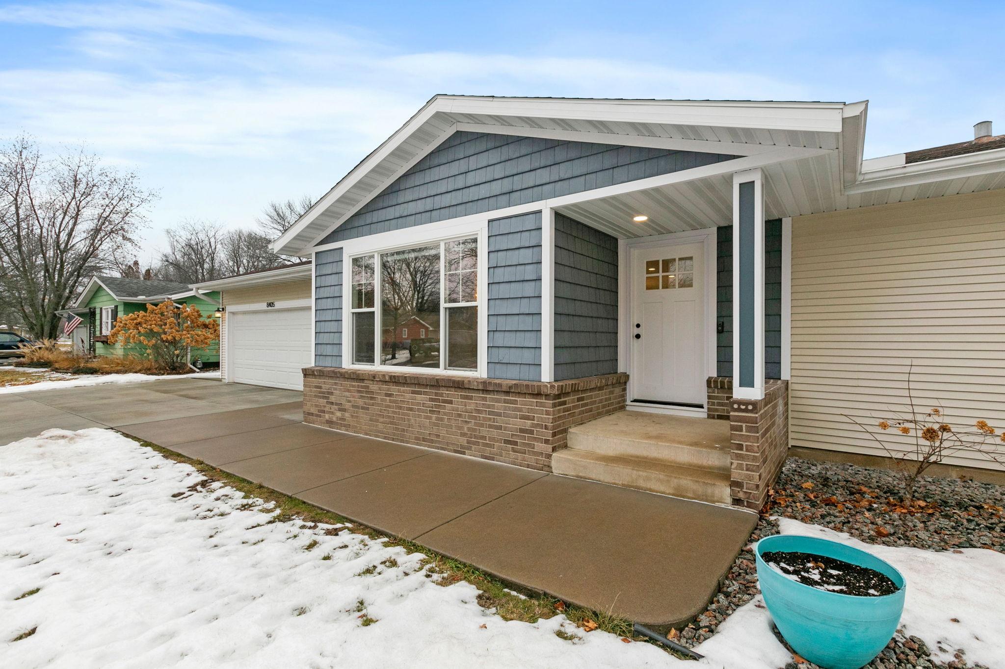 8405 Lower 208th Street W