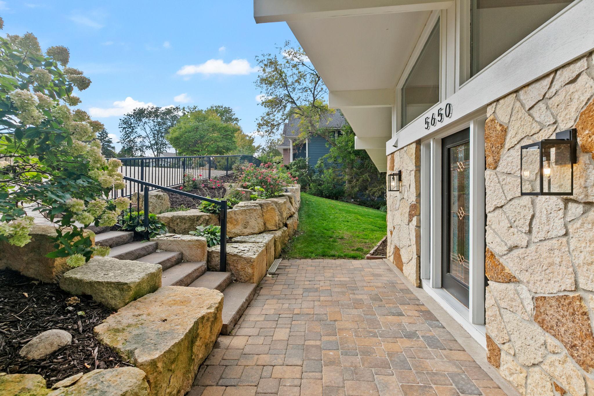 5650 Fairlawn Shores Trail SE