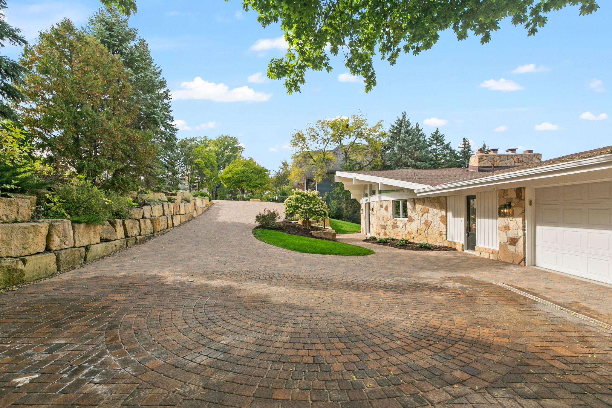 5650 Fairlawn Shores Trail SE