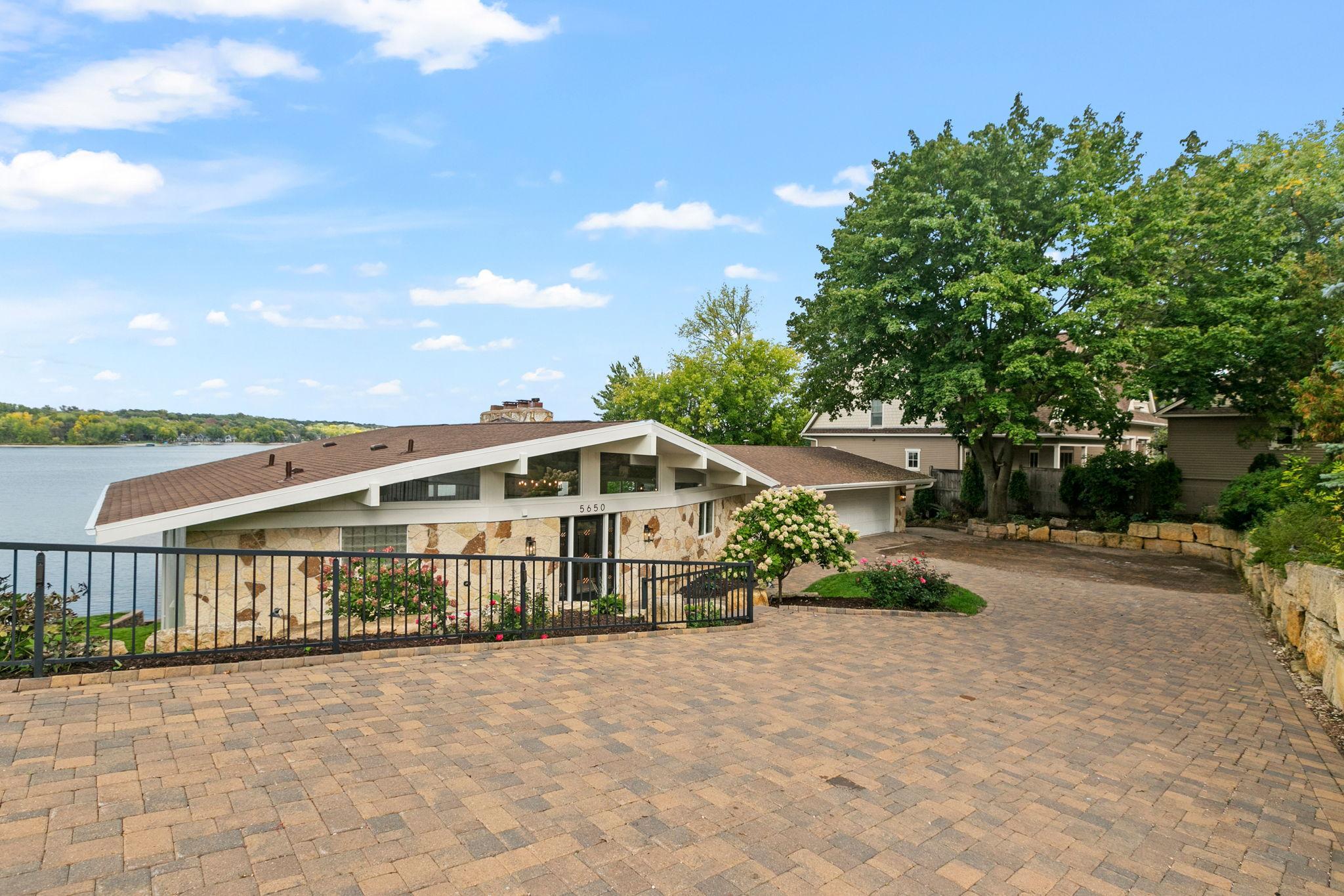 5650 Fairlawn Shores Trail SE