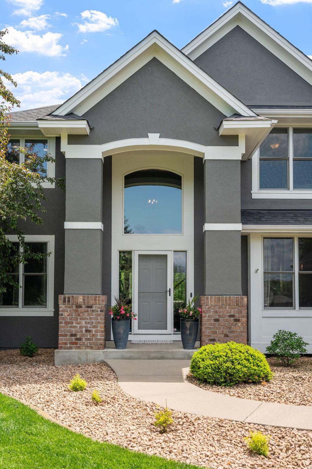 6820 Ruby Lane