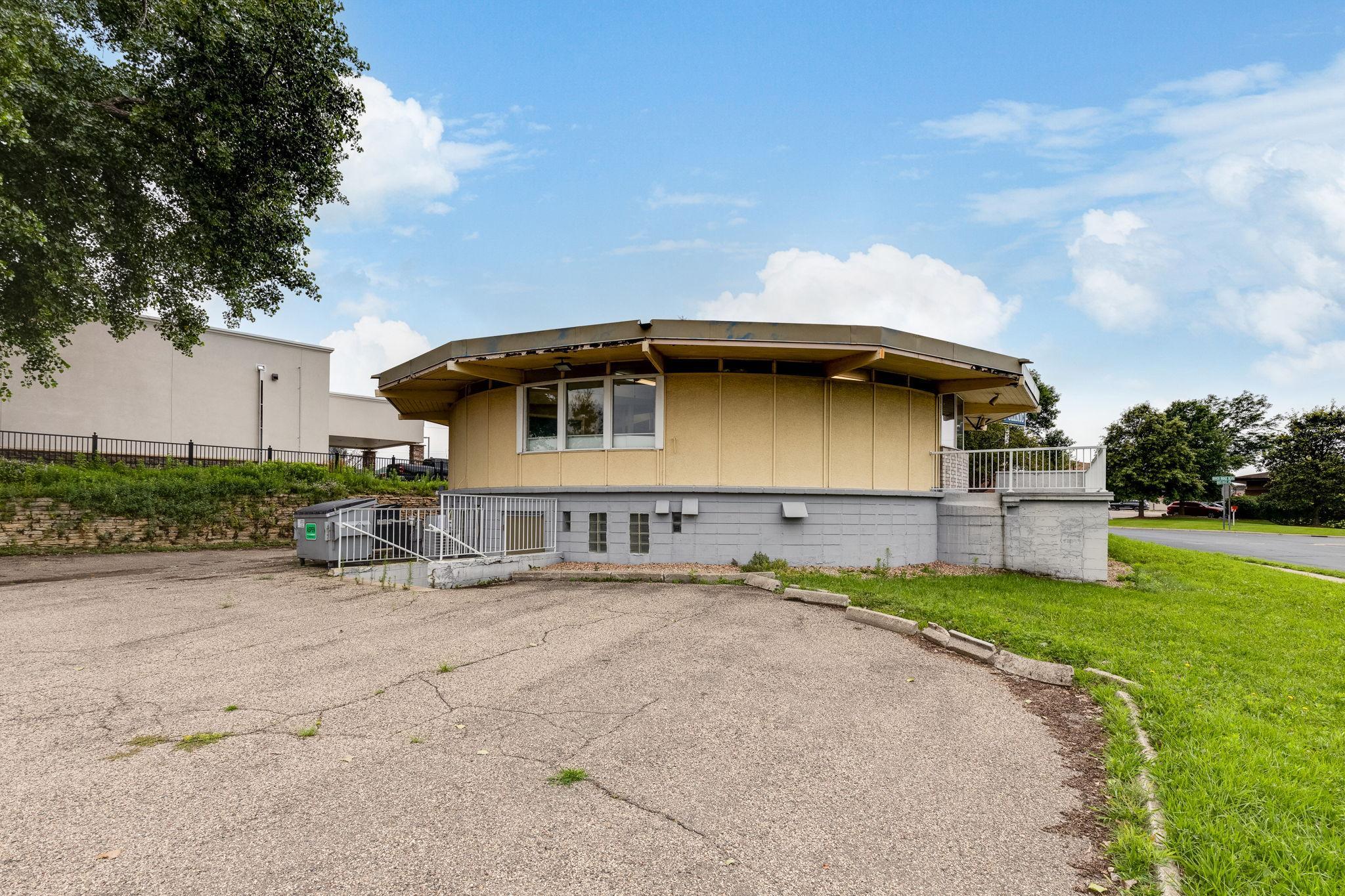 12443 River Ridge Boulevard