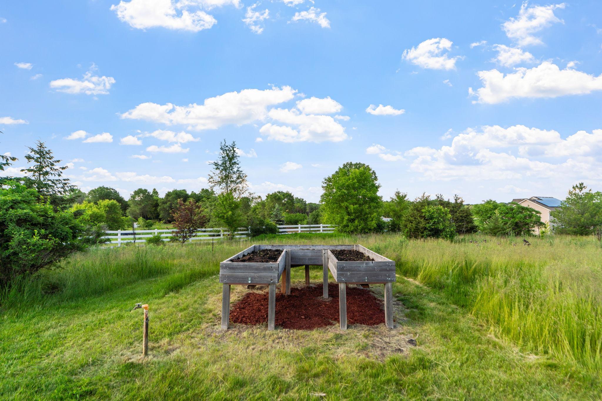 8846 Aviary Path