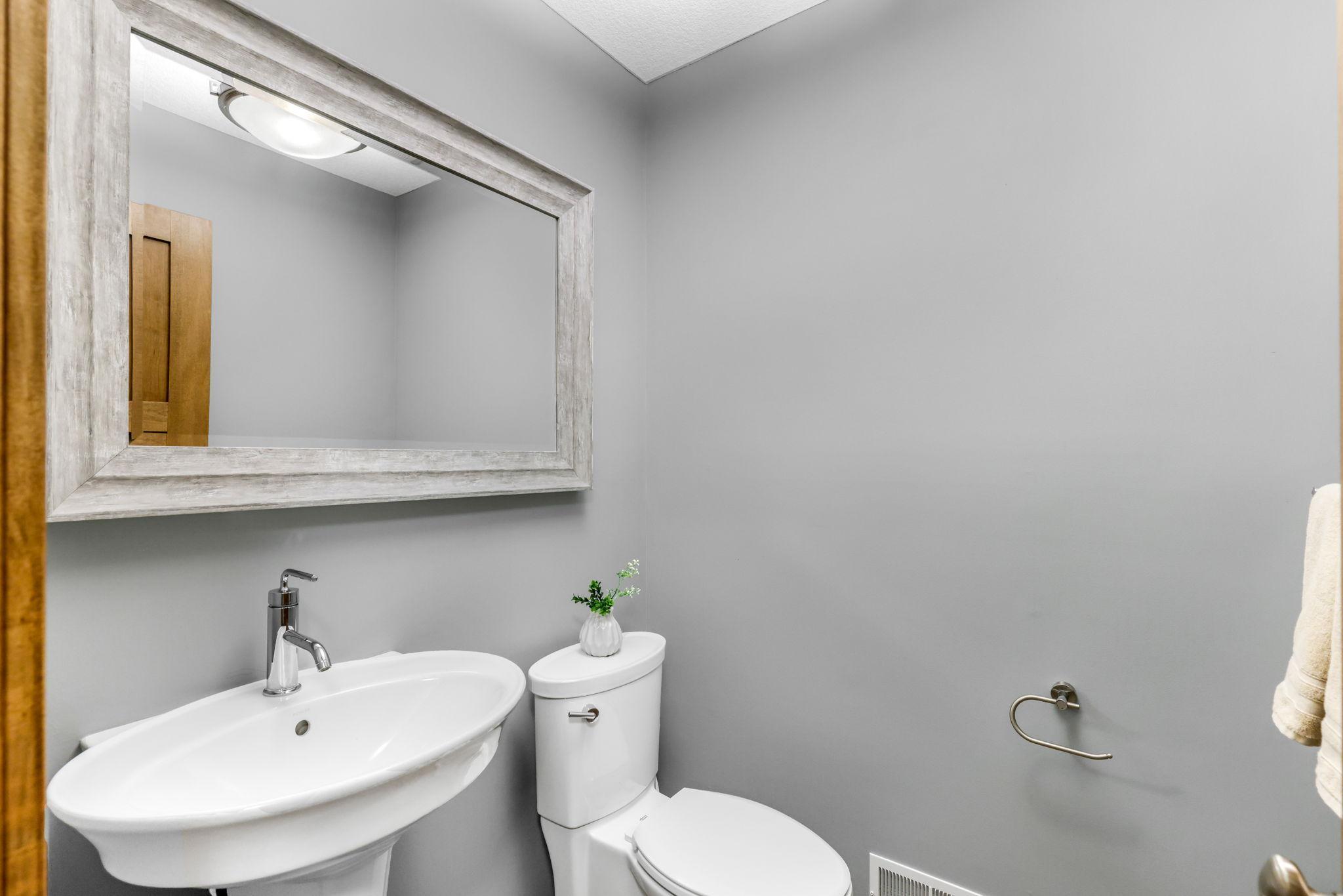 21451 Bitterbush Pass