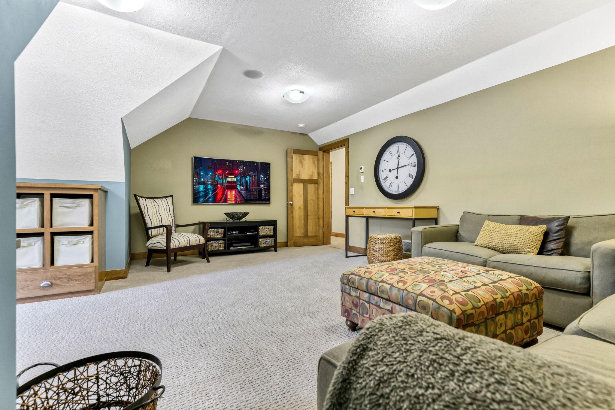 21451 Bitterbush Pass