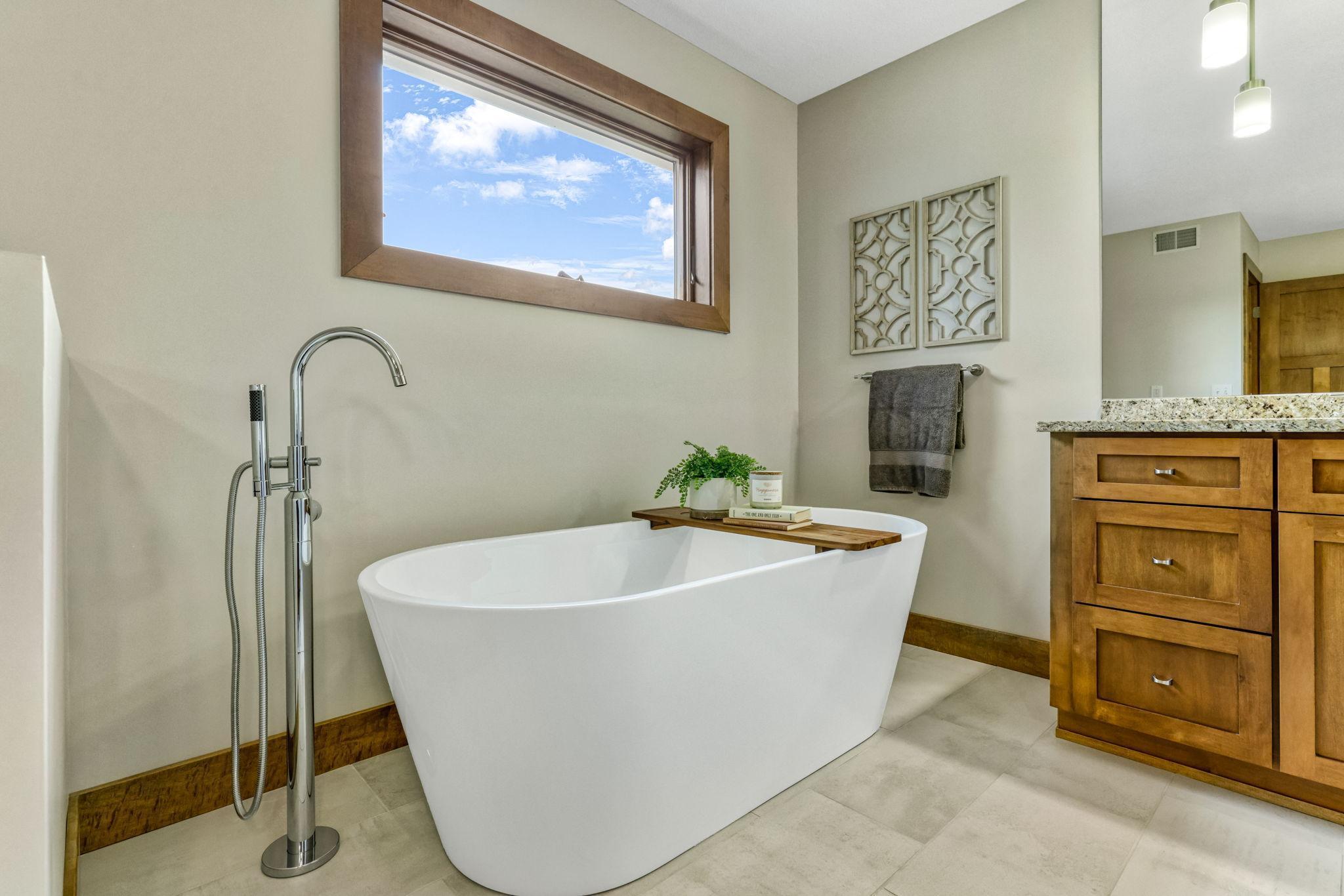 21451 Bitterbush Pass