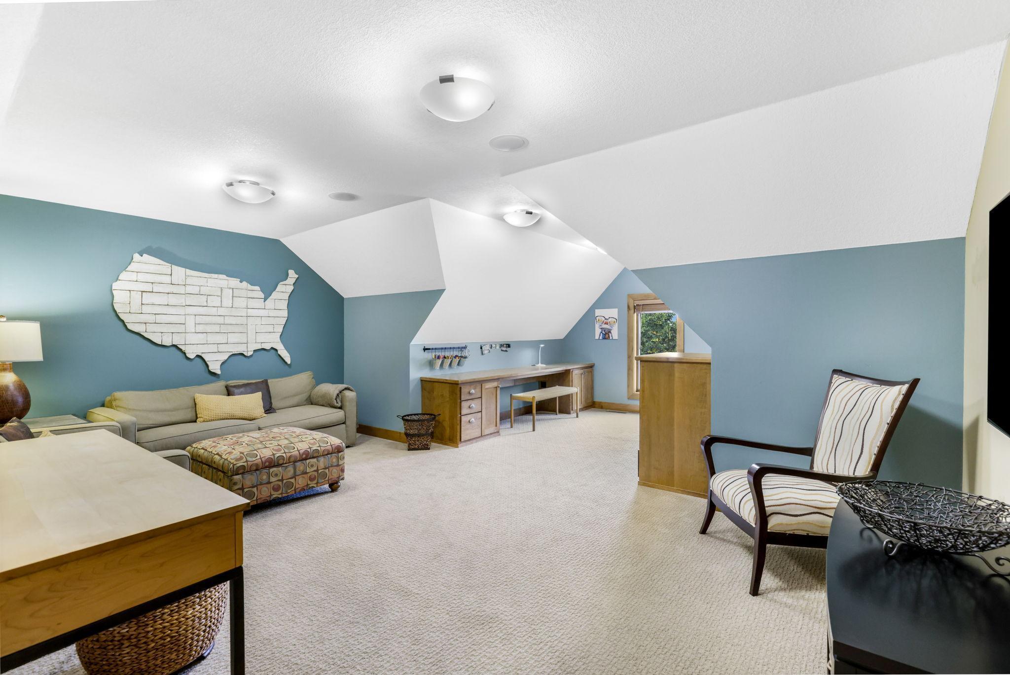 21451 Bitterbush Pass