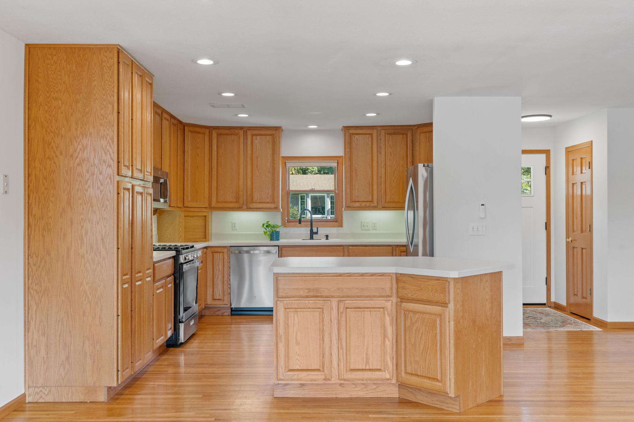 14858 Oakland Beach Avenue SE