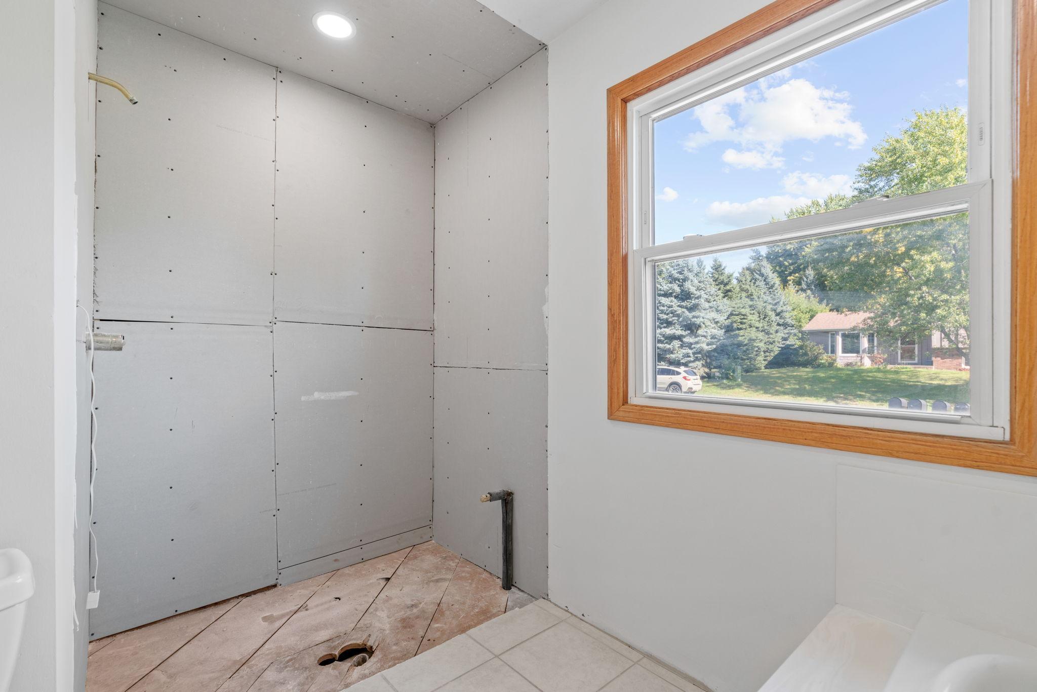 14858 Oakland Beach Avenue SE