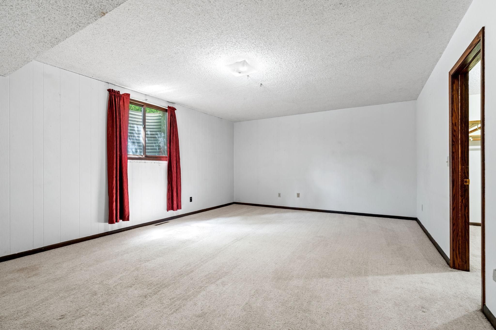 13200 Henning Circle NE