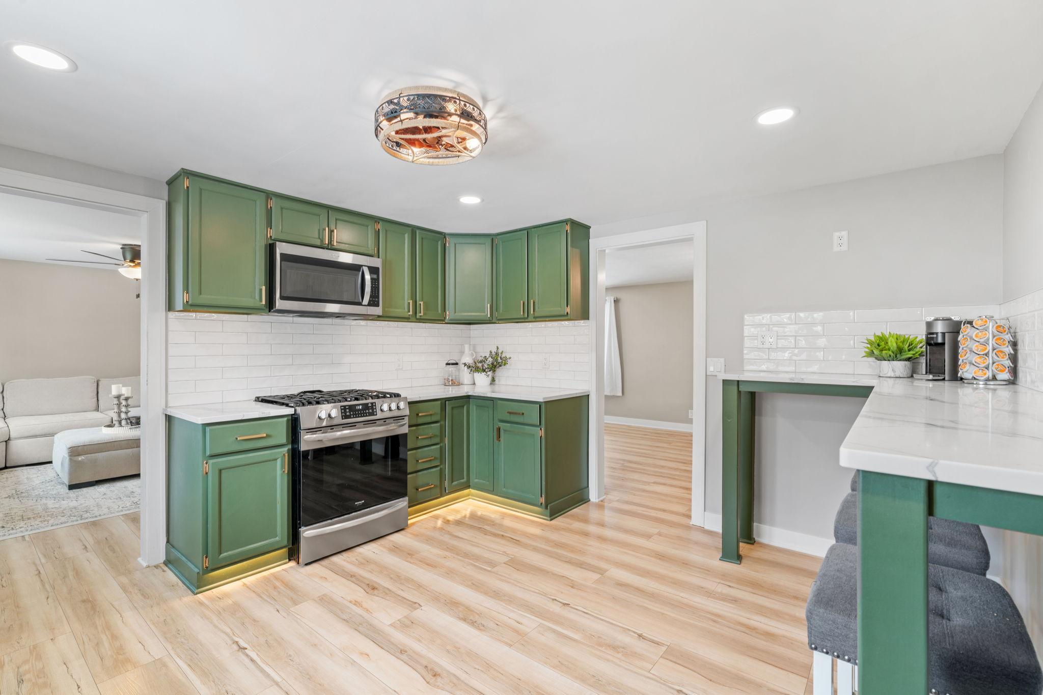 639 Main Street S