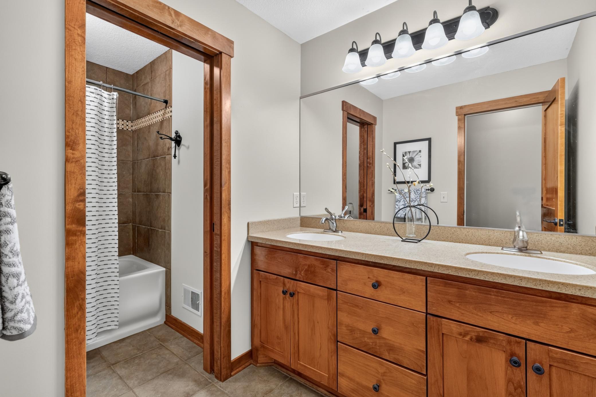 5488 Fairlawn Shores Trail SE