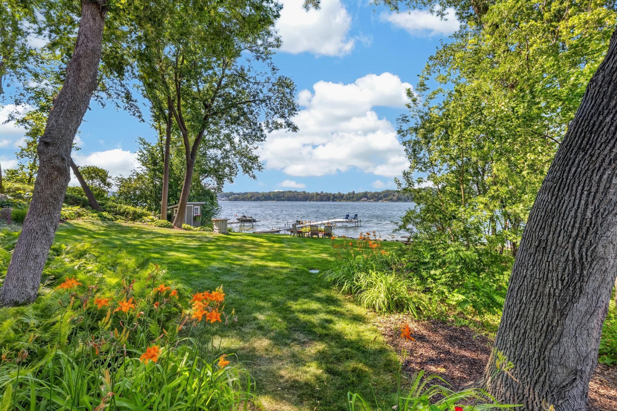 5488 Fairlawn Shores Trail SE