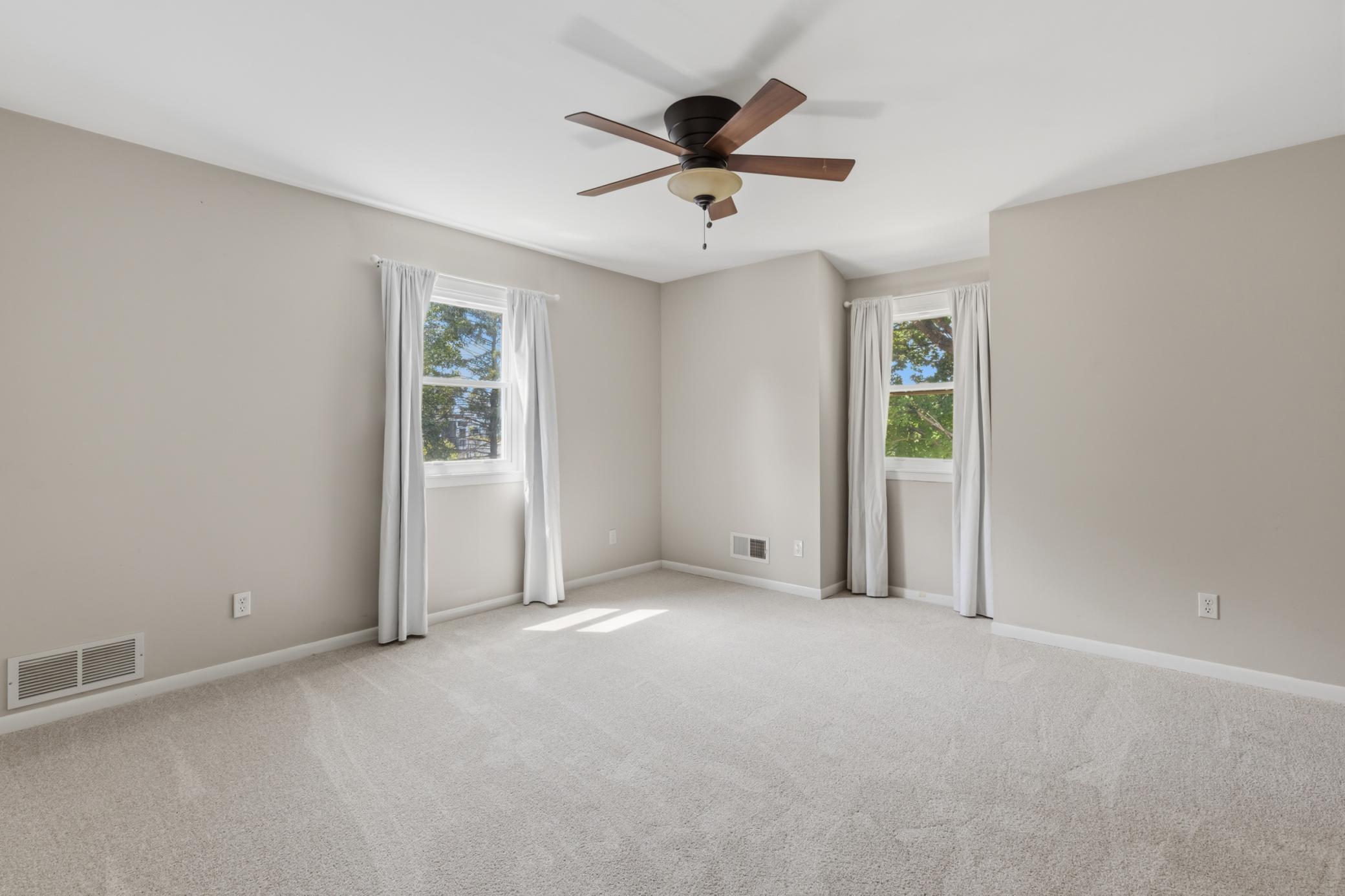 13995 Hidden Lake Trail NE