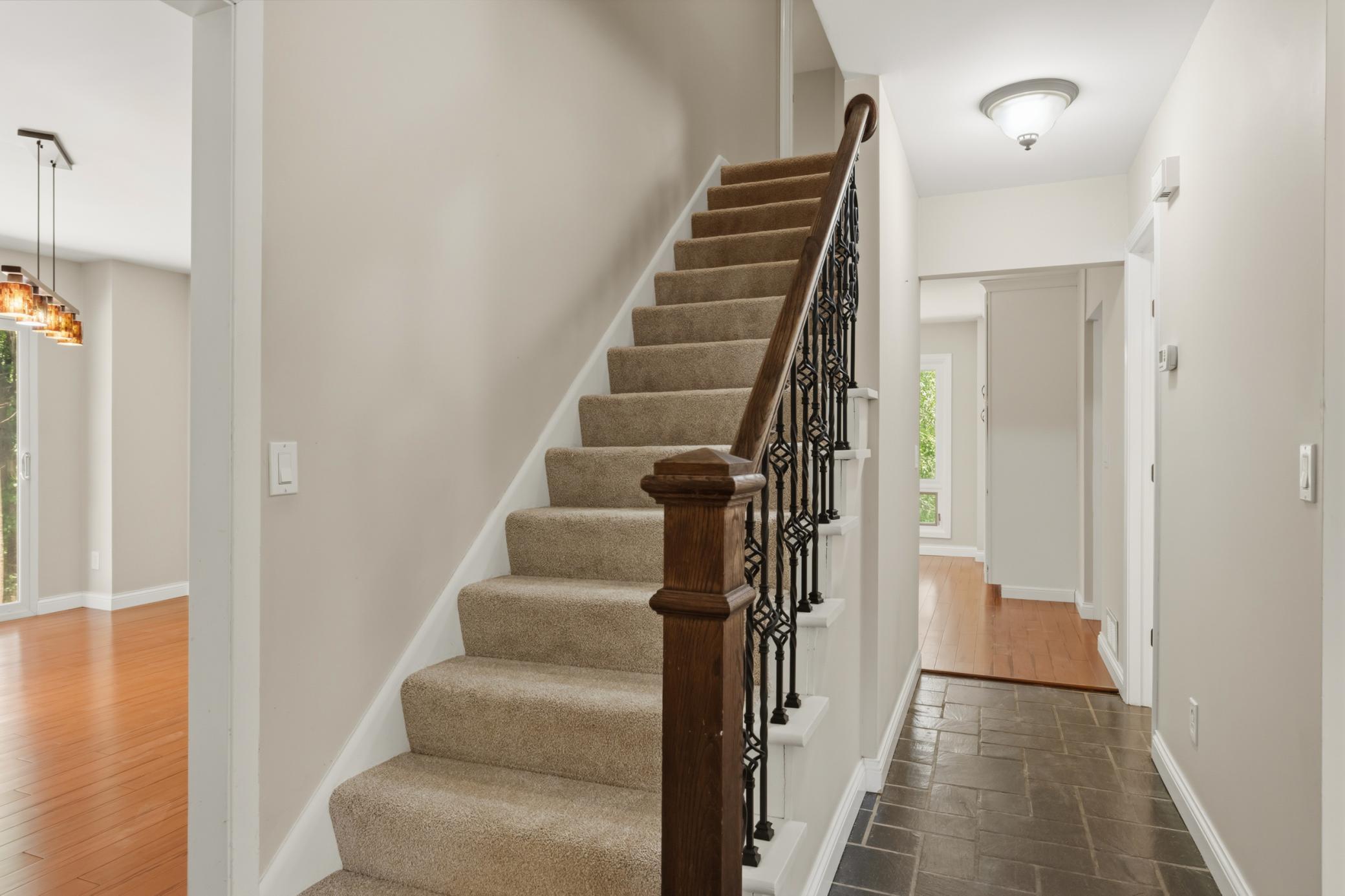 13995 Hidden Lake Trail NE