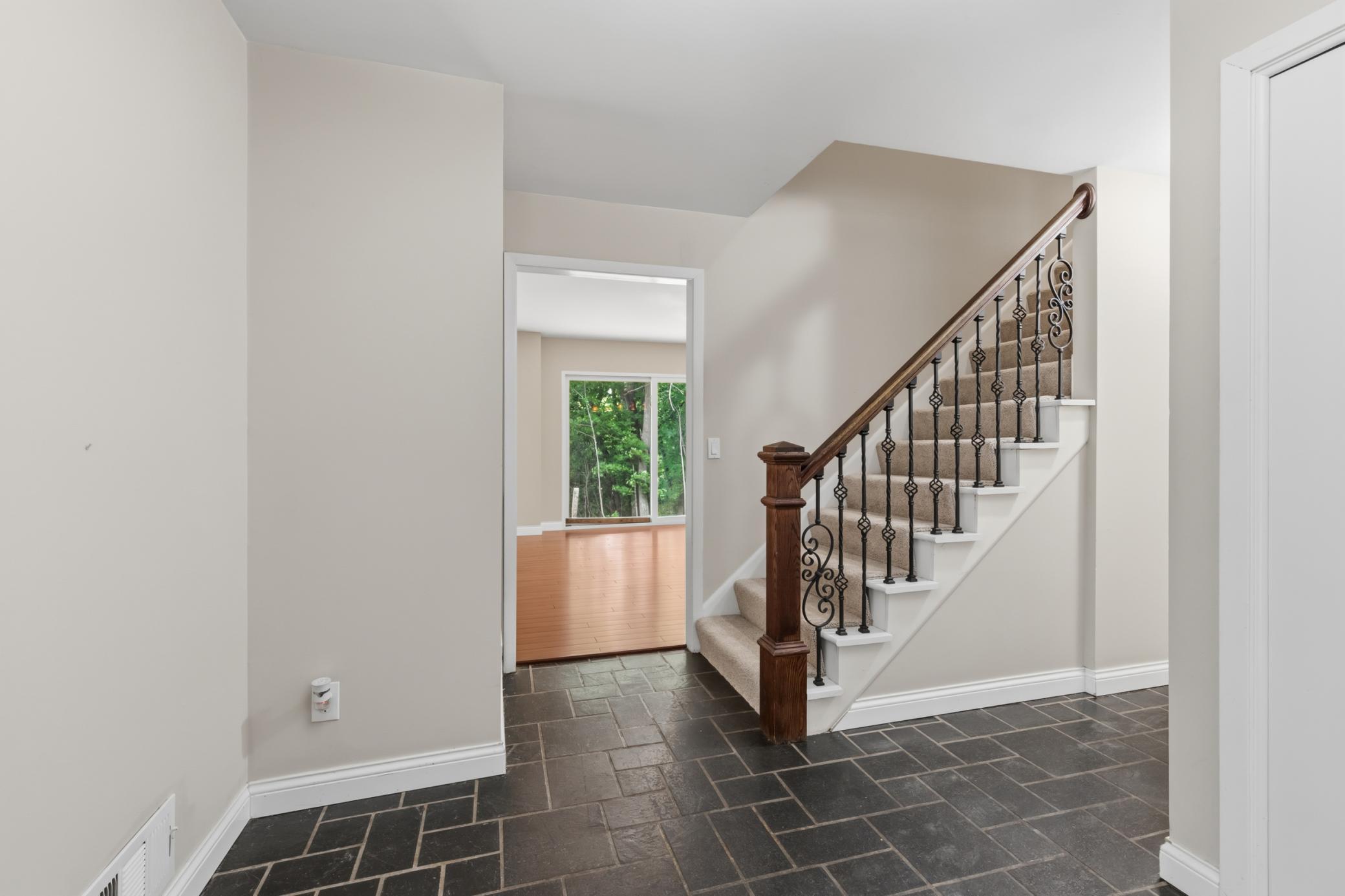 13995 Hidden Lake Trail NE