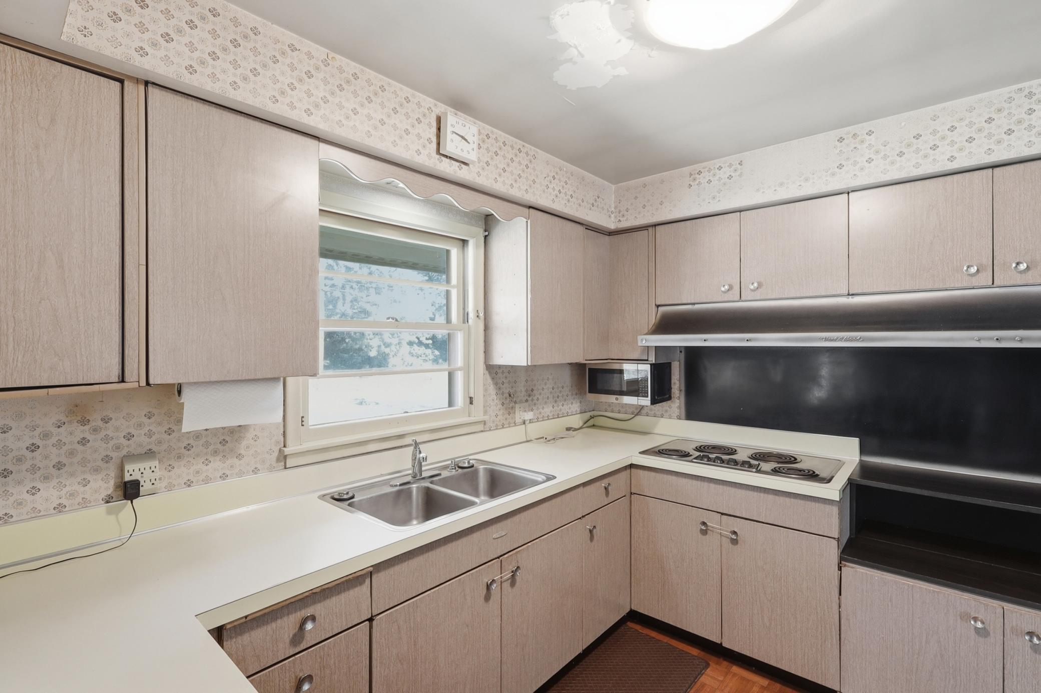 1206 Bellows Street