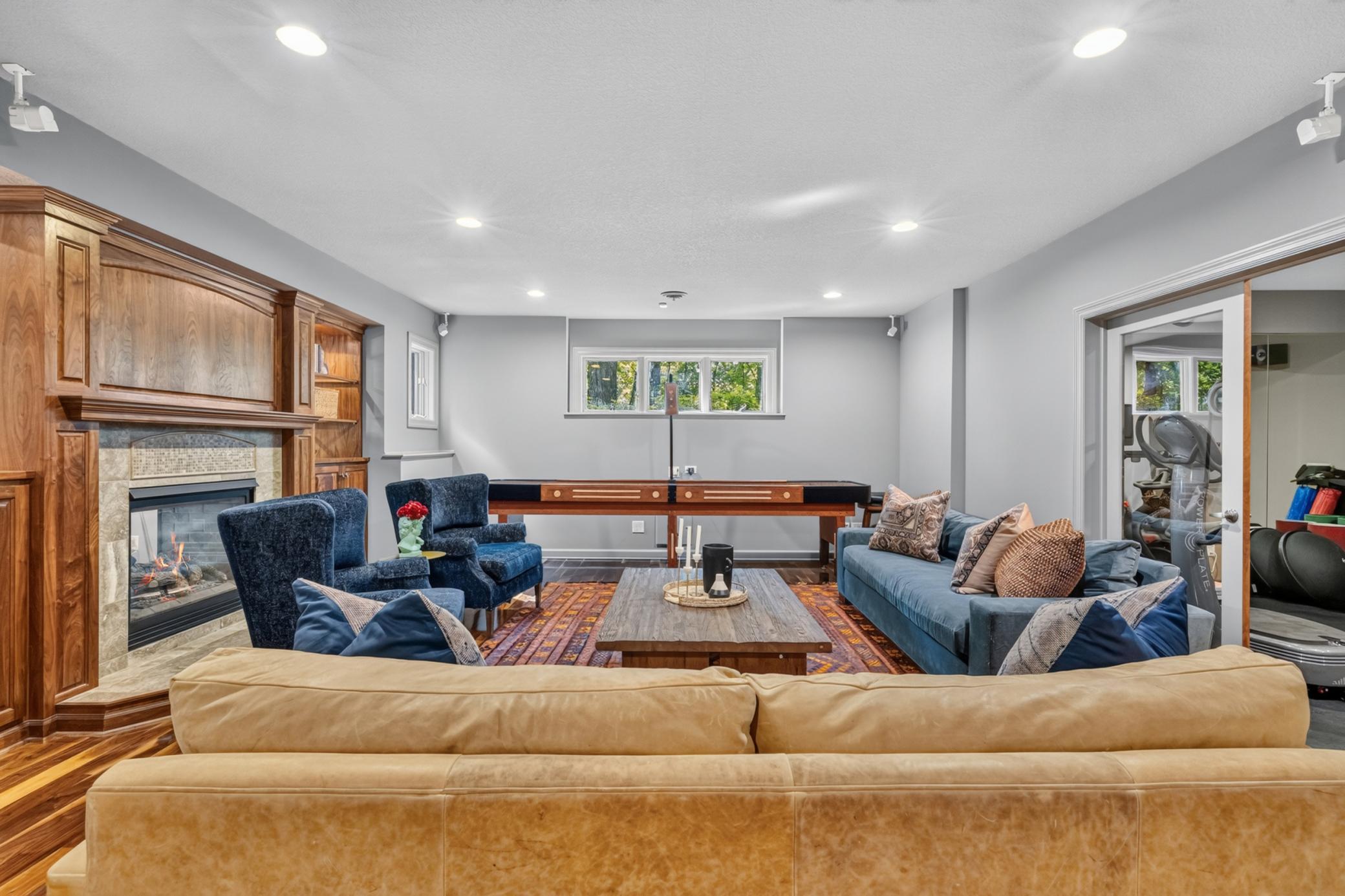 7381 165th Street E