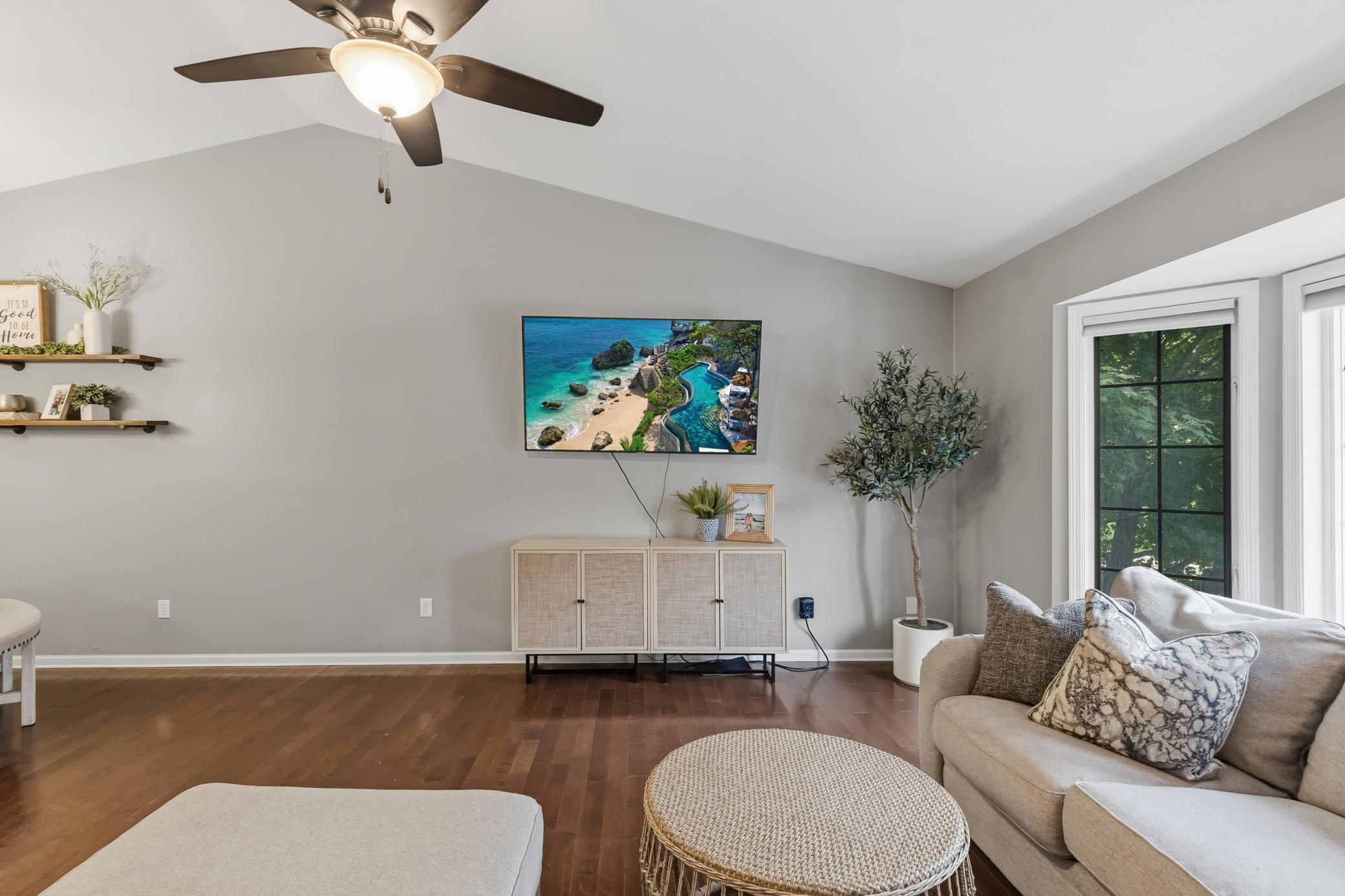 15469 Fish Point Road SE