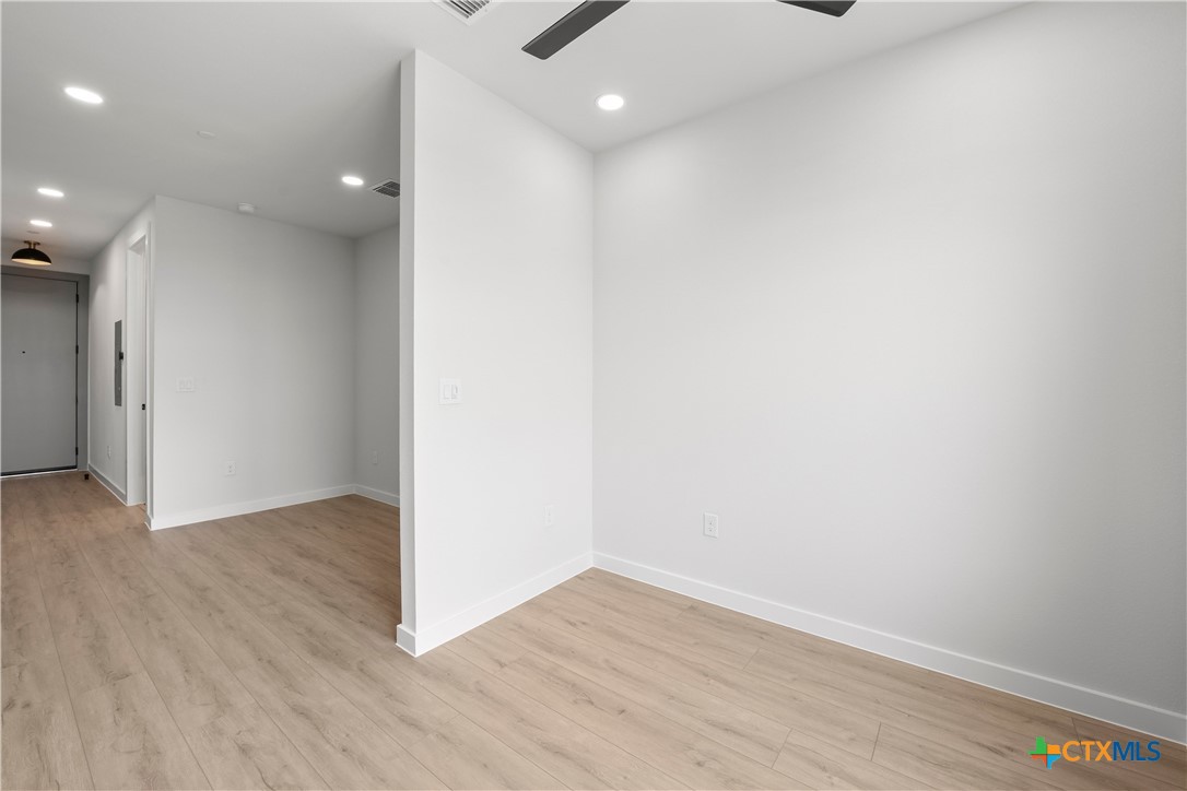 634 Central Parkway 1212