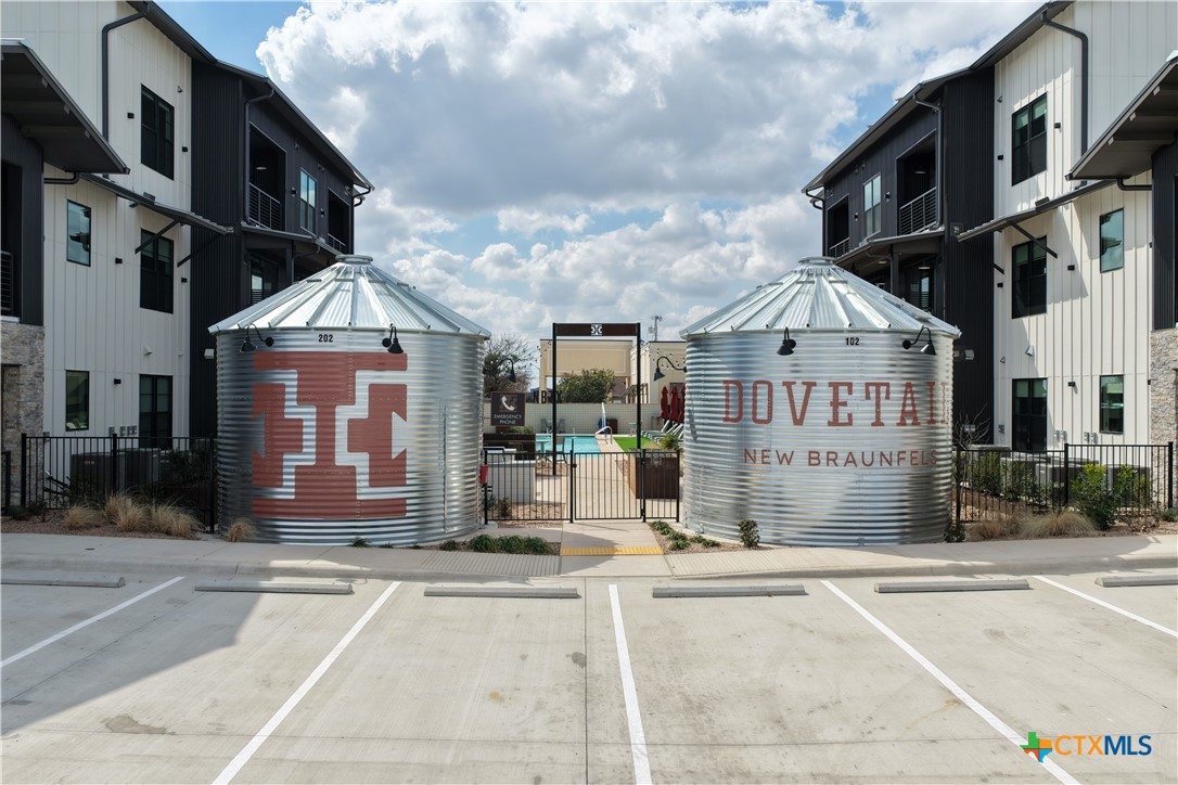 634 Central Parkway 1212