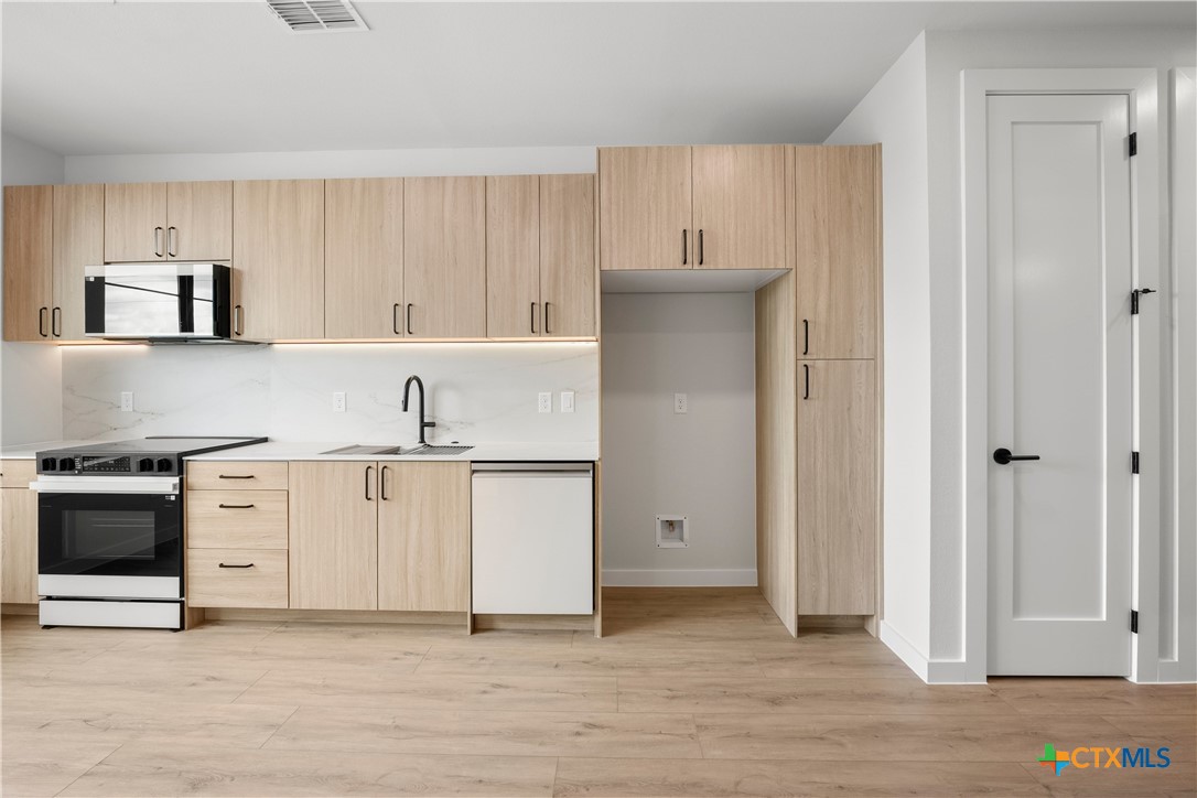 634 Central Parkway 1212