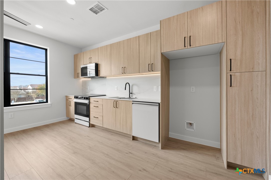 634 Central Parkway 1212