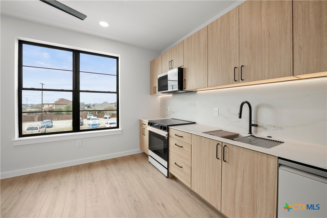 634 Central Parkway 1212