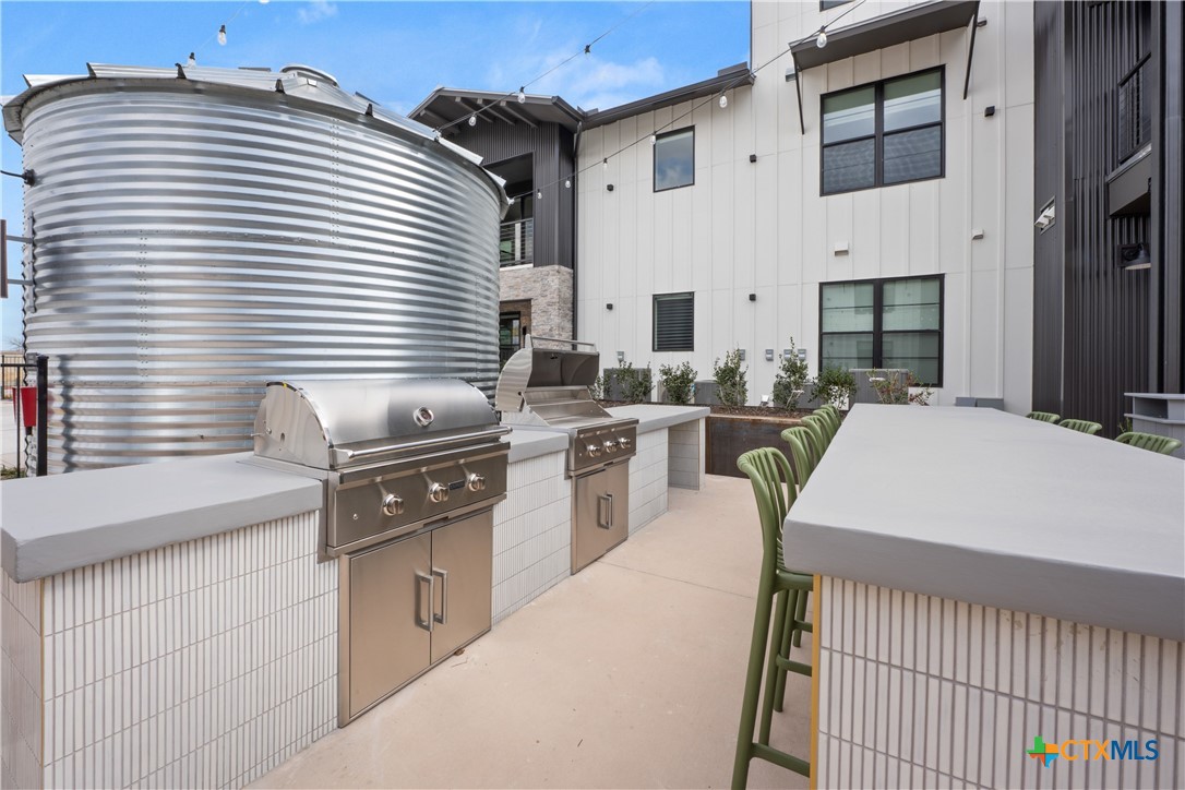 634 Central Parkway 1211