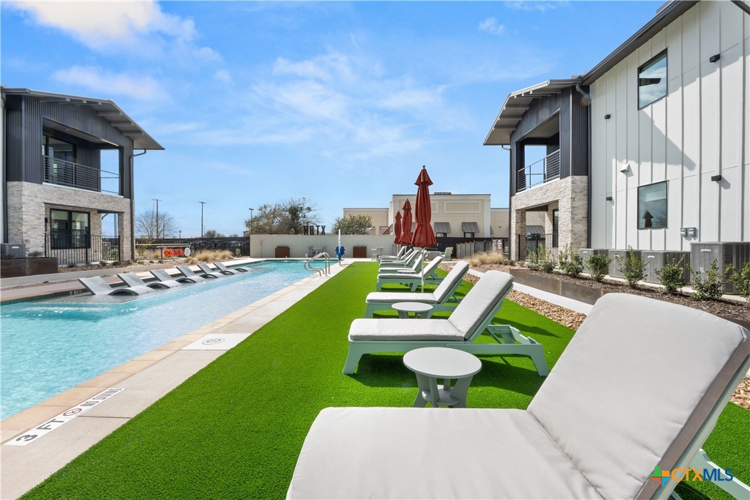 634 Central Parkway 1211