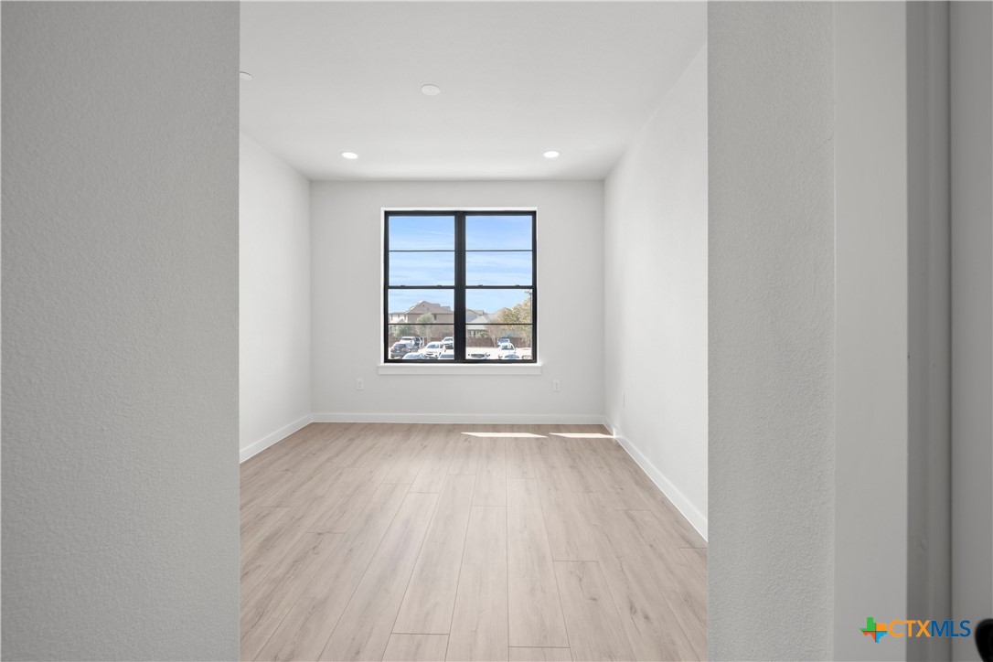 634 Central Parkway 1211