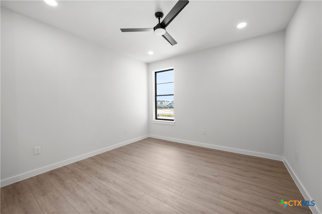 634 Central Parkway 1211