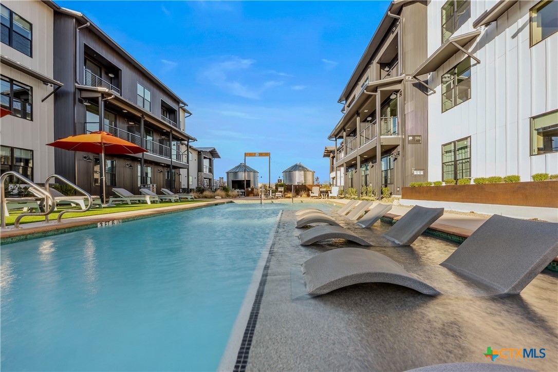 634 Central Parkway 1211