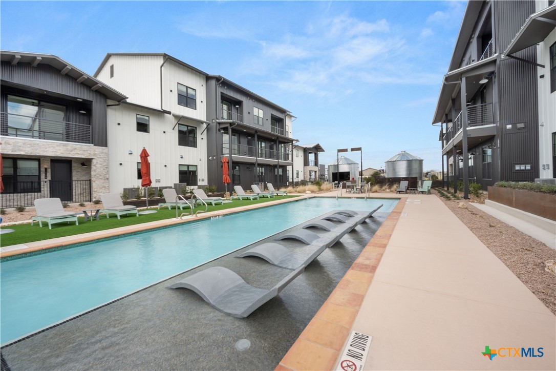 634 Central Parkway 1211