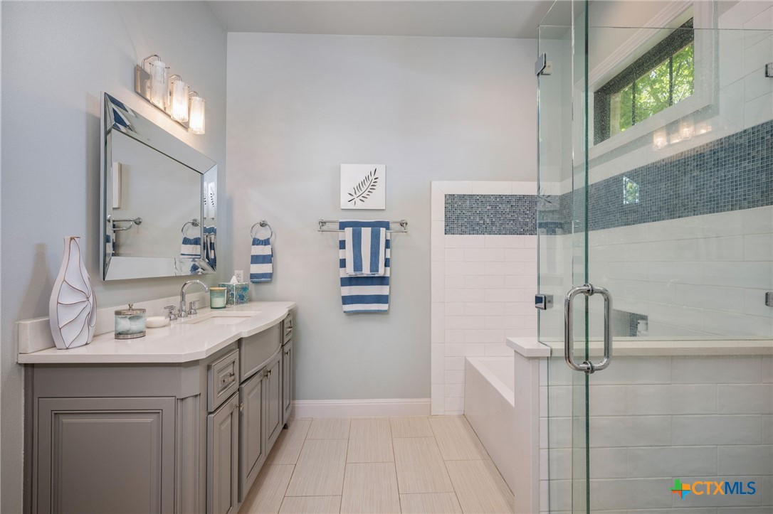 1771 Edgewater Falls