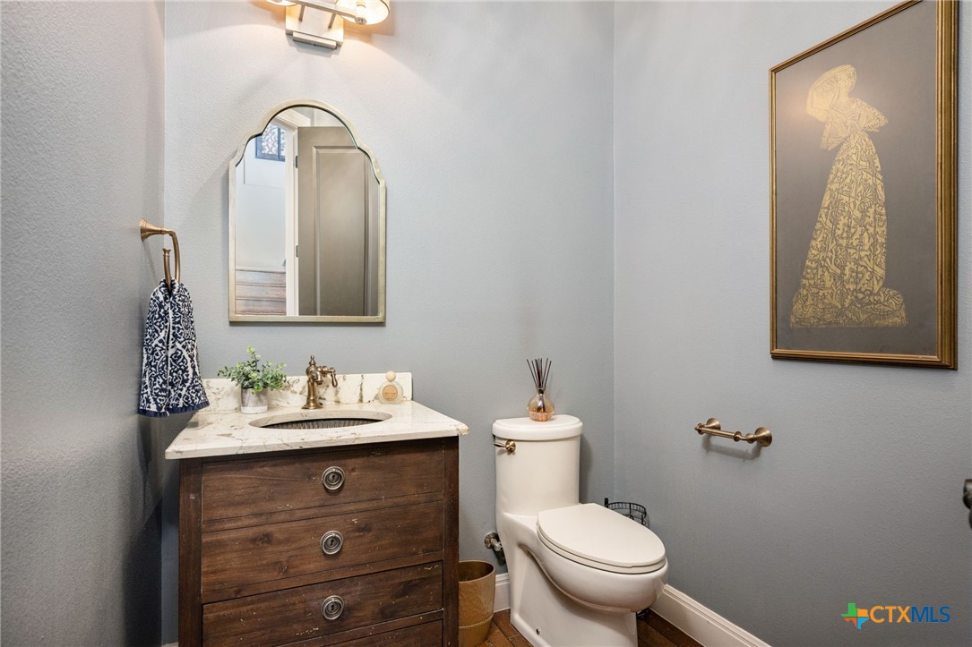 1771 Edgewater Falls