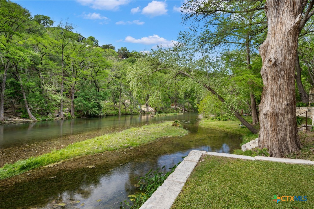 1771 Edgewater Falls