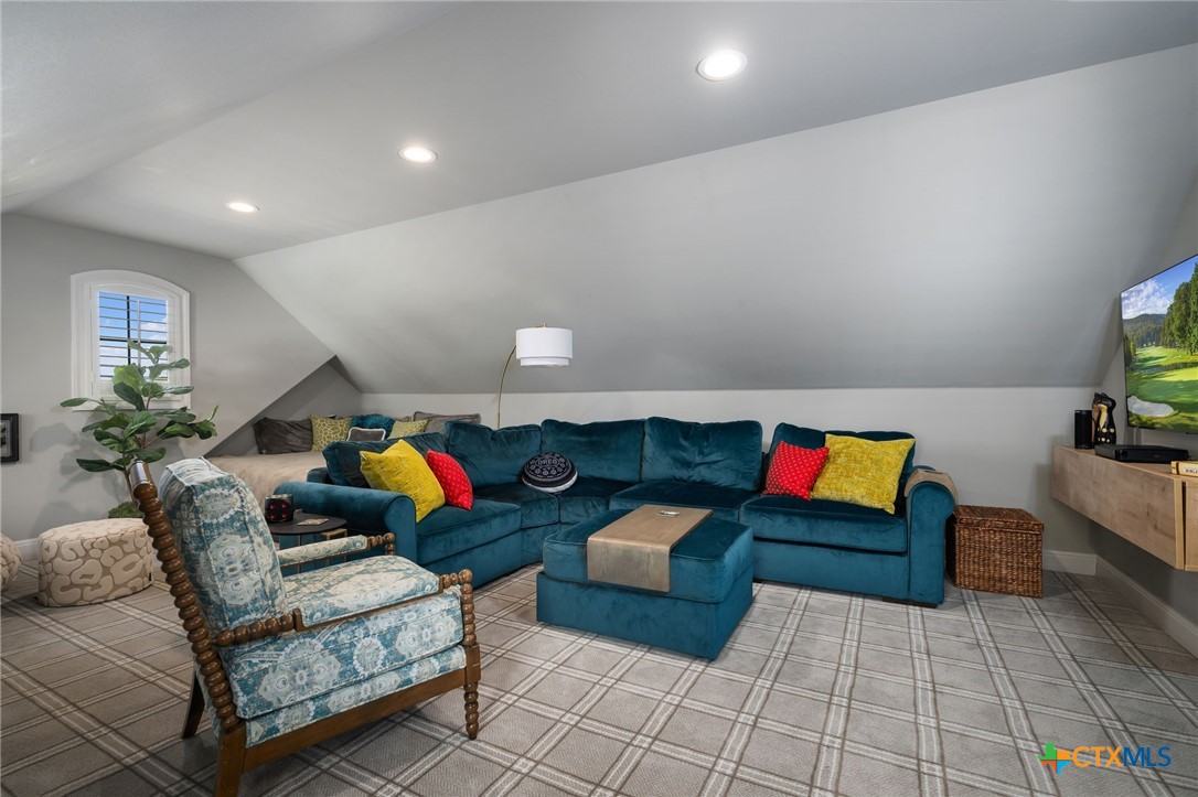 1771 Edgewater Falls