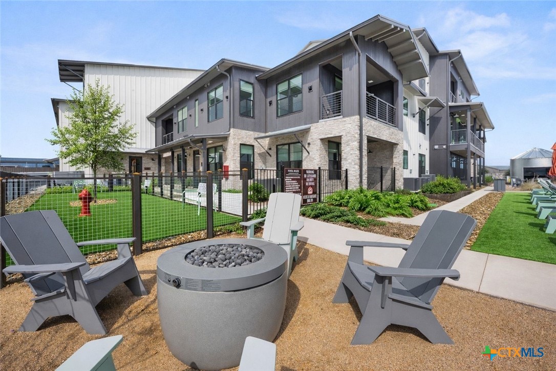 634 Central Parkway 1211