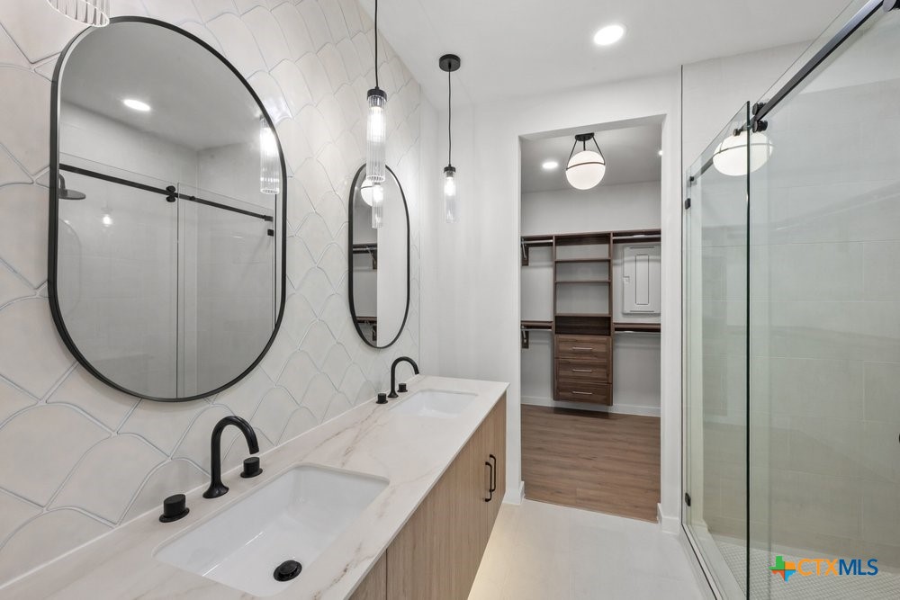 630 Central Parkway 1205/1206
