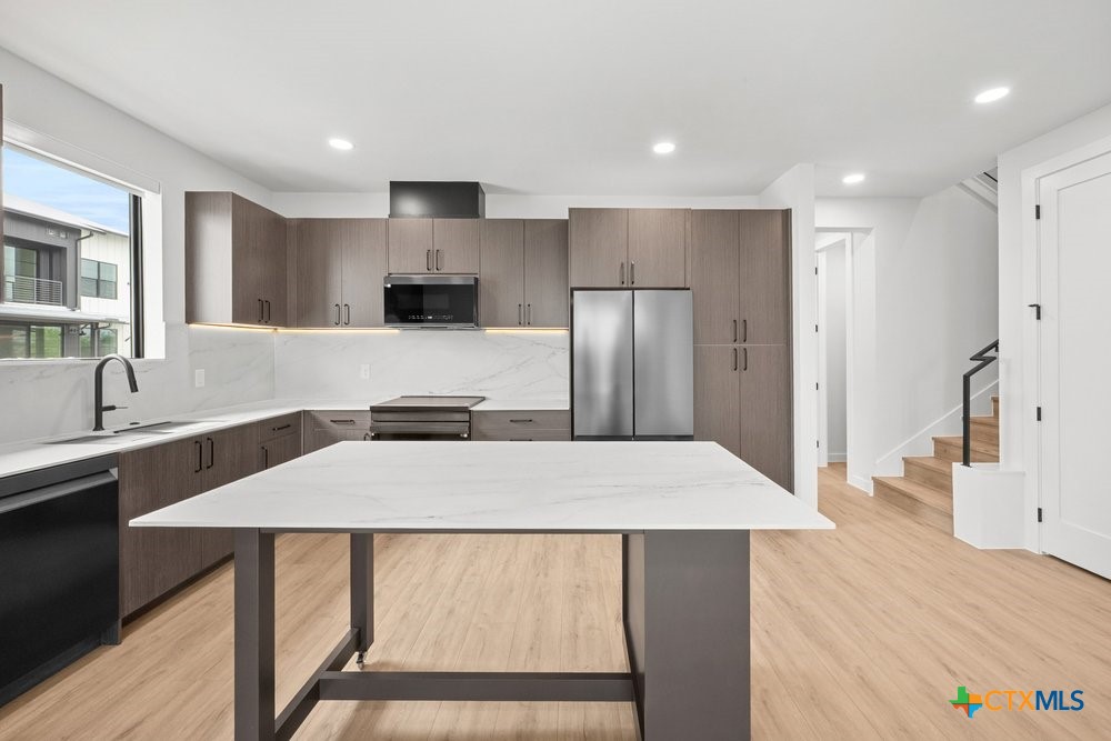 630 Central Parkway 1205/1206