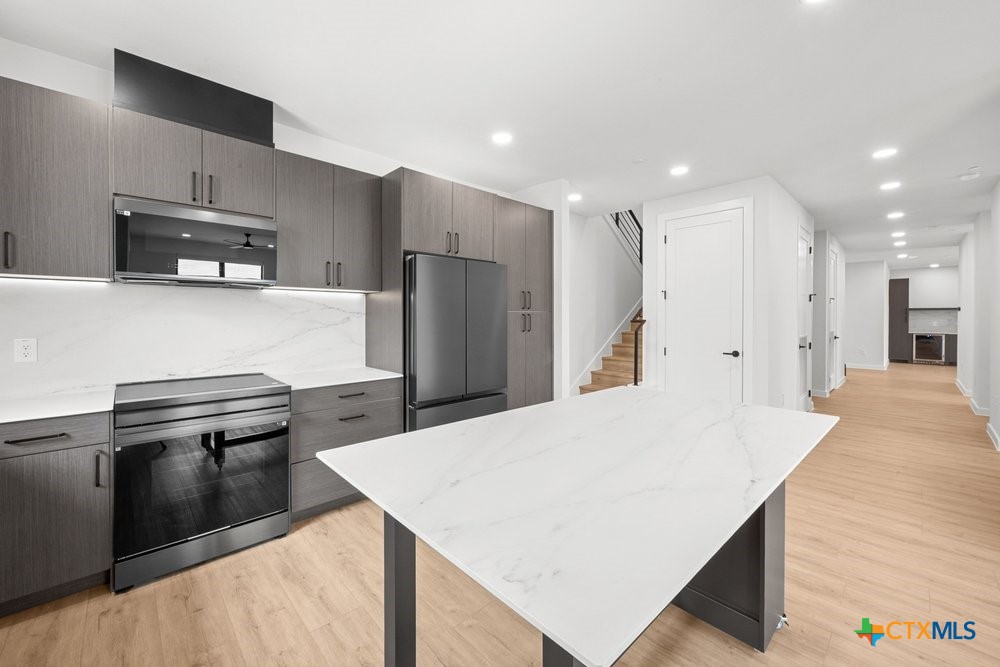 630 Central Parkway 1205/1206