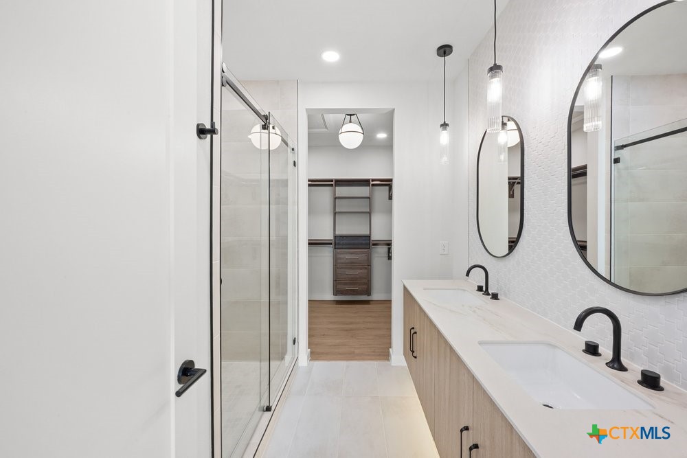630 Central Parkway 1205/1206
