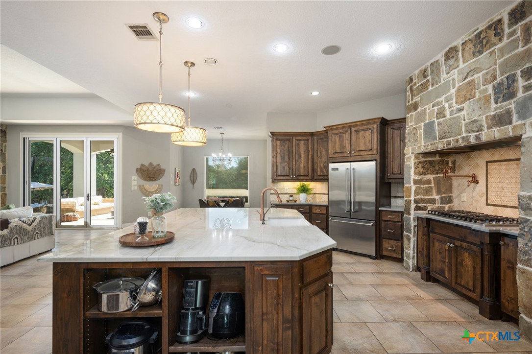 1211 Porto Point