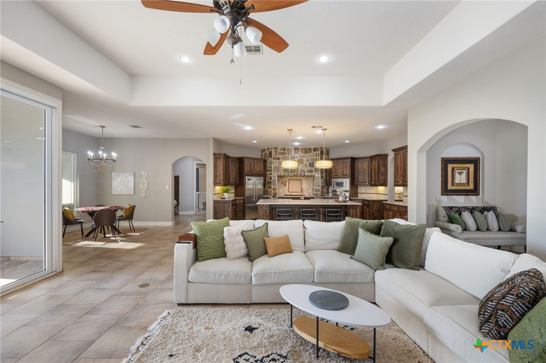 1211 Porto Point