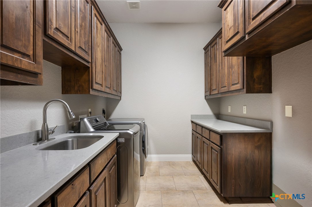 1211 Porto Point