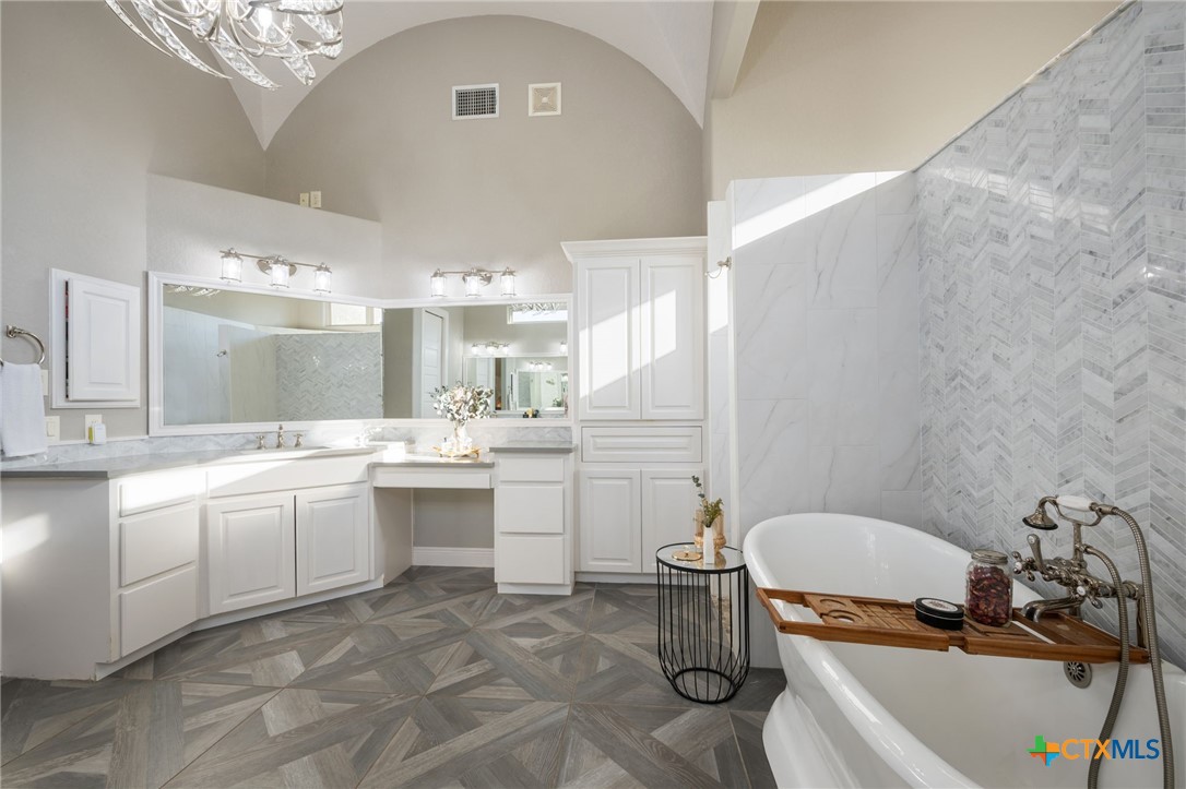 1211 Porto Point