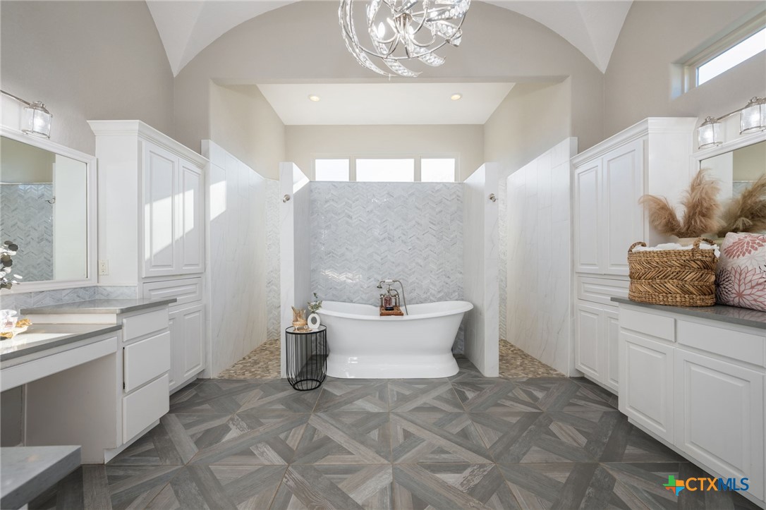 1211 Porto Point