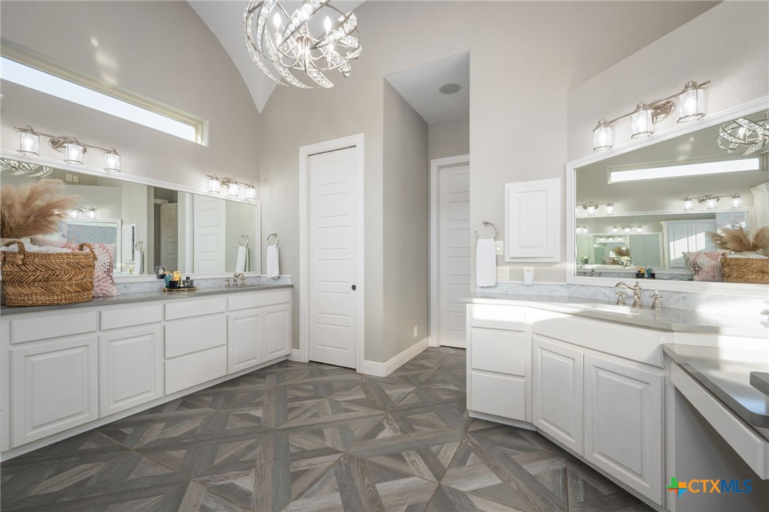 1211 Porto Point