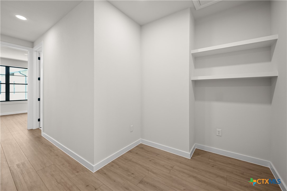 634 Central Parkway 1204